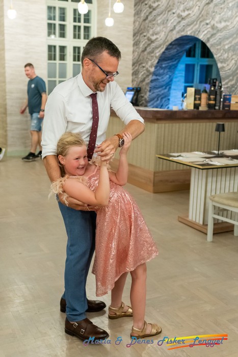 dm 